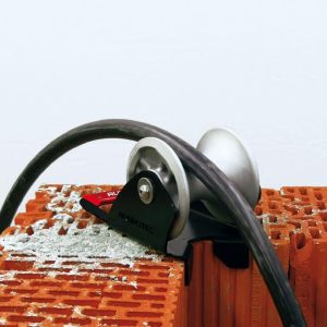 Rolo guia de cabo para cantos interiores
